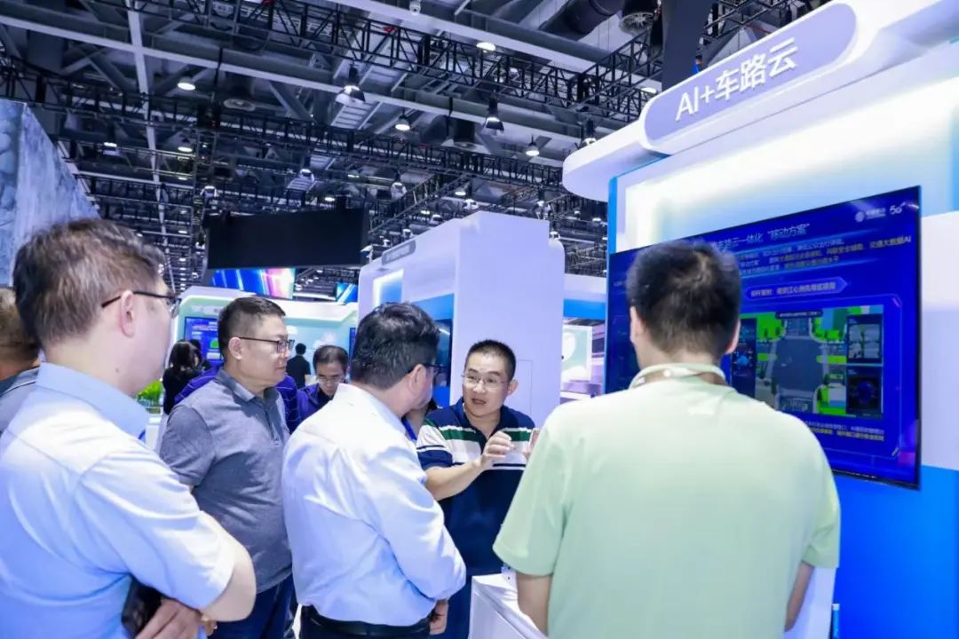 2024中国移动全球合作伙伴大会 触控产品智驭未来，重塑跨界交互体验